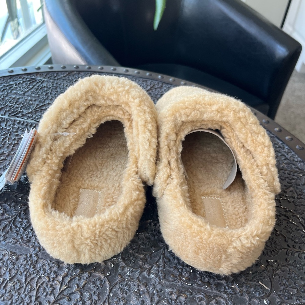 CROCS CLASSIC COZZZY SLIPPERS IN WHEAT 6 - Picture 4 of 5